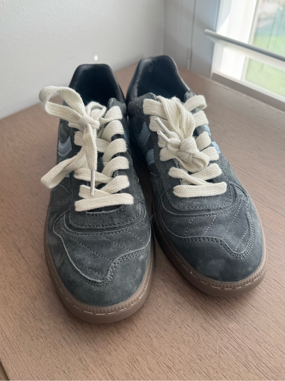 Coolway Black Athletic Sneakers with Cream Size Tag
